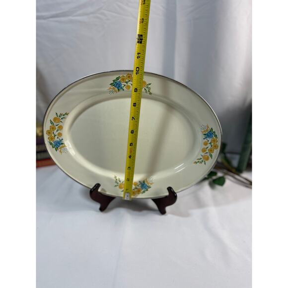 Vintage Oval Metal & Enamel Platter 14"x10" - Floral - Picture 6 of 7